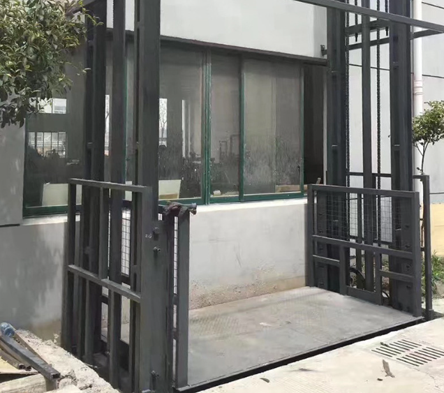 濂溪导轨式施工升降机助力民生工程提速增效